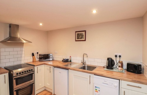 Staithes Apartment | GRIMES NOOK, pet friendly, character holiday cottage in Staithes