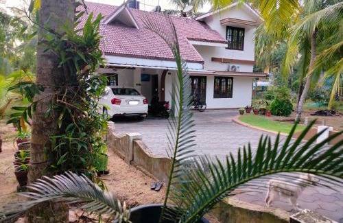 Puthenthope House | Gripzy Serene Abode-Kazhakuttam