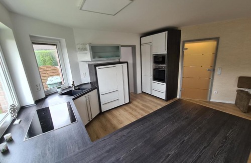 Altenrath Apartment | Große Ferienwohnung Nähe Flughafen Köln Bonn