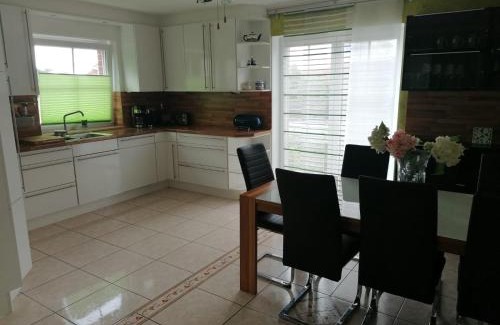 Region Hannover District Apartment | Großes 4 Zimmer Apartment nähe Messe Hannover