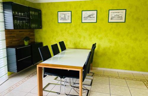 Region Hannover District Apartment | Großes 4 Zimmer Apartment nähe Messe Hannover