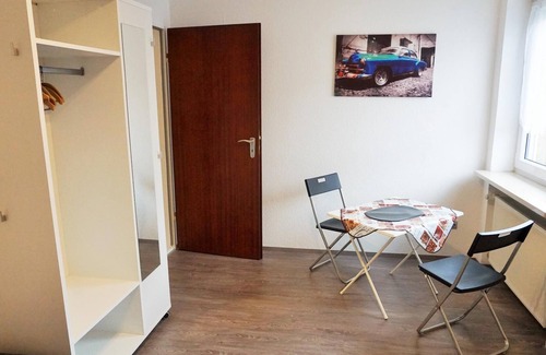 Furstenfeldbruck District Apartment | Großzügig Geschnittene Ferienwohnung für bis zu 6 Gäste