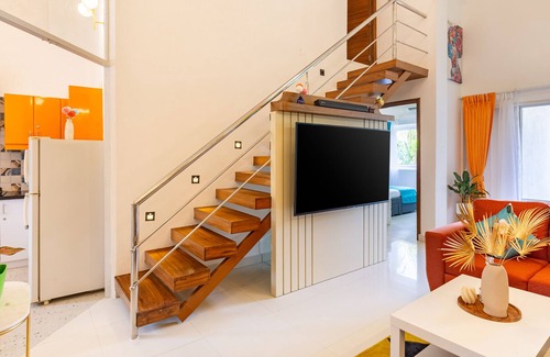 Anjuna Villa | GROOVY BY ALOHAGOA! Stunning 3BHK Villa with High Ceiling, pop art décor,Porches