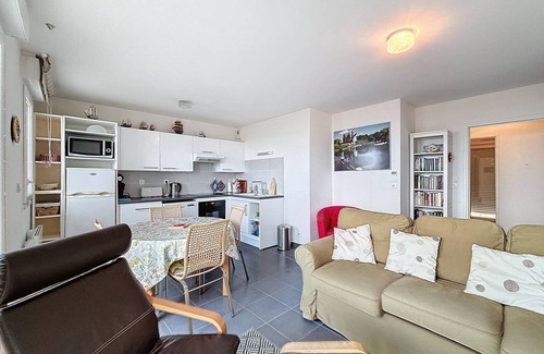 Merville-Franceville-Plage Apartment | Ground-floor apartment, sea front, 4 people, quiet, free wifi