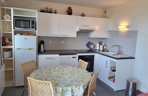 Merville-Franceville-Plage Apartment | Ground-floor apartment, sea front, 4 people, quiet, free wifi