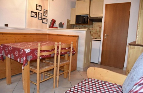 Pralognan-la-Vanoise Apartment | Ground floor, swimming pool, terrace, tv, ski locker, 27m², Pralognan-la-Vanoise