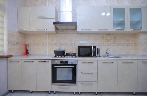 Tashkent Apartment | Ground floor, 110 sq/m apartment, help Registration