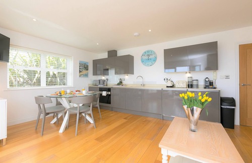 Carbis Bay Apartment | Ground floor, 2 bedroom, Sea view, EV Charger, Large terrace, Free parking