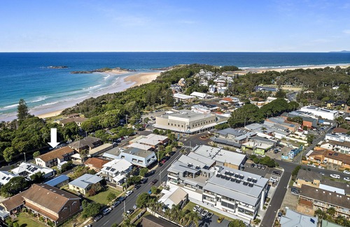Sawtell Apartment | Ground floor apartment sleeping 5 guests - right next to the beach!