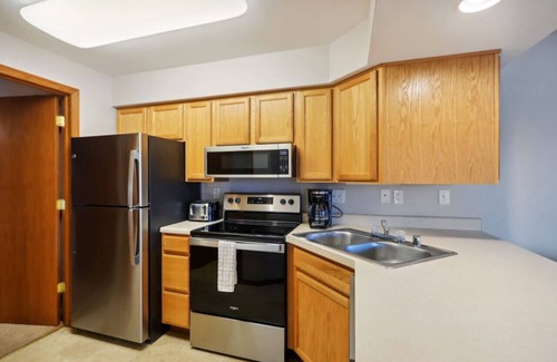 Lake Delton Apartment | Ground Floor at Lighthouse Cove