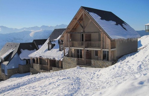 Peyragudes Apartment | Ground floor, balcony, tv, ski locker, 55m², Peyragudes