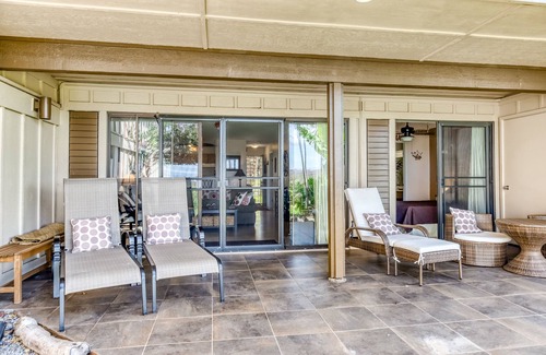 Maunaloa Condo | Ground-Floor Condo w/Ocean View, Lanai, Shared Pool/Hot Tub - Walk to Beach