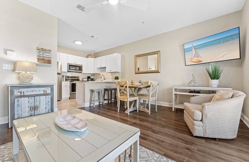 Crystal Beach Condo | Ground Floor | Gulf View | Walk to Beach from Patio | Pool | Hot Tub