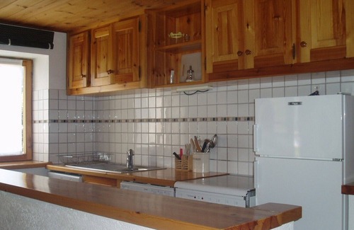 Villettaz Ski Chalet | Ground floor of a chalet overlooking the Matterhorn / Matterhorn