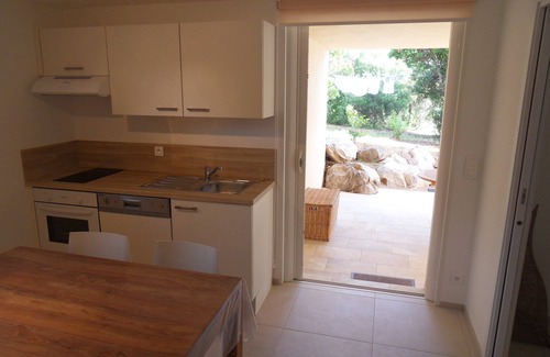 Figari House | GROUND FLOOR, LARGE COVERED TERRACE AND GARDEN, QUIET, AIR-CONDITIONED