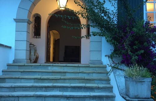 Ciboure Villa | Ground floor of 240 m2 villa with dominant view of the Pyrenees and Spain