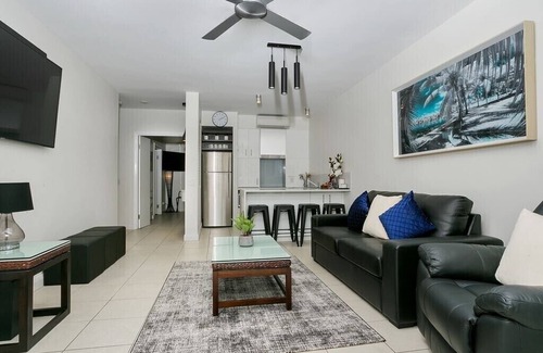 Palm Cove Apartment | Ground Floor Poolside LUX Apt - Peppers Beach Club, w/Kitchen, Terrace & BBQ