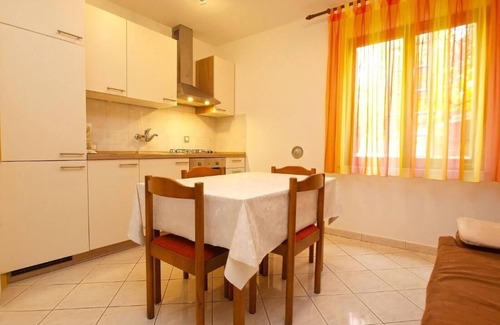 Rovinj Apartment | Ground floor retreat with bbq