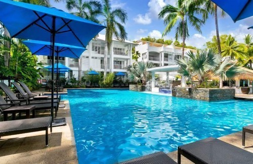 Palm Cove Apartment | Ground floor Spa Suite in the popular Beach Club Resort in Palm Cove
