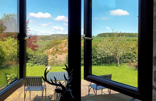 Broxa Cottage | Ground floor deluxe accommodation perfect for couples.