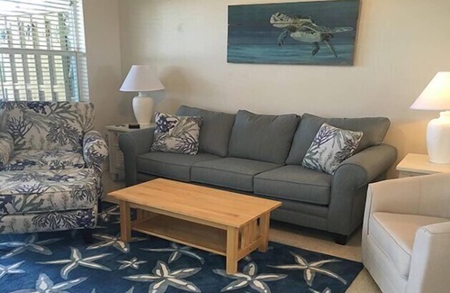 Ilexhurst Cabin | Ground level 2 bedroom, 1 bath with great beach views!