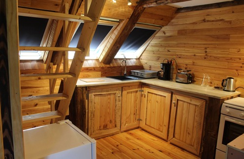 Saint-Sauves-d'Auvergne House | group accommodation "les étangs", domain classified 3 stars.