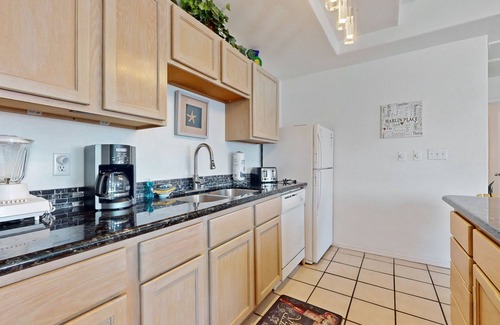 South Padre Island Condo | Group-friendly retreat with private deck - 3-minute walk to beach