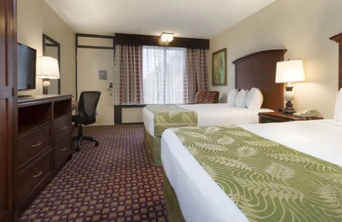 Florida Central Atlantic Coast House | Group Theme Park Adventure! 2 Spacious Units, Free Shuttle, Restaurant, Pool