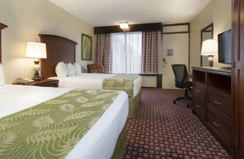 Florida Central Atlantic Coast House | Group Theme Park Adventure! 2 Spacious Units, Free Shuttle, Restaurant, Pool