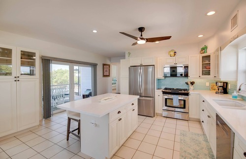 Cutthroat Harbor Estates House | Group Therapy Waterfront Keys Home – Pool, Tiki Hut, Dockage, & Monthly Rentals