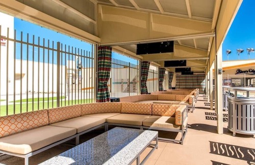 Laughlin House | Group Vacation! 3 Riverview Units, Pool, Restaurants, Bar, Game Room, Casino!