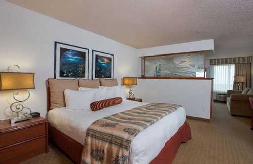 Ocean Shores Hotel | GROUPS BEACH ESCAPE! COMFY UNIT, POOL, PARKING