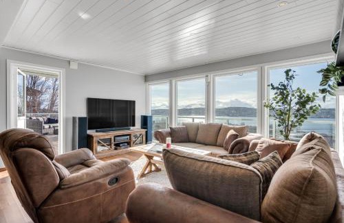 Tromso Apartment | Groups & Family l Majestic views l FREE Parking