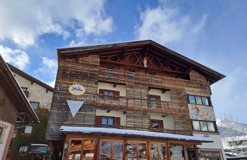 Lermoos House | Grubigsteinzimmer 57 Kat.2 Blick Richtung Piste - Loisach Smarthotel by Keyone