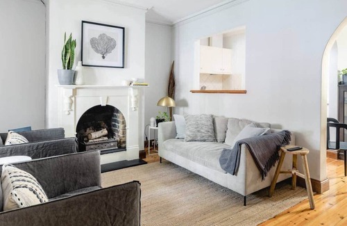 North Adelaide House | GRUMPY'S COTTAGE a renovated historic cottage