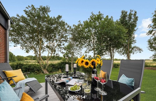 Emmelsbull Apartment | Grünwald - for 4 persons, 30 min from Sylt, idyllic and absolutely quiet