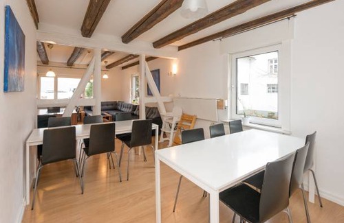 Dreislar House | Gruppenhaus am Bach