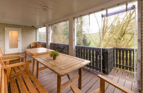 Dreislar House | Gruppenhaus am Bach