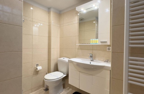 Nea Smirni Apartment | Gtrip Nea Smyrni Floor Apartment 4F