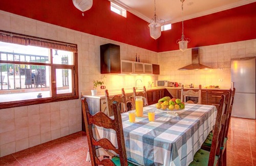 Guatiza Villa | Guatiza Villa Sleeps 4 Pool WiFi