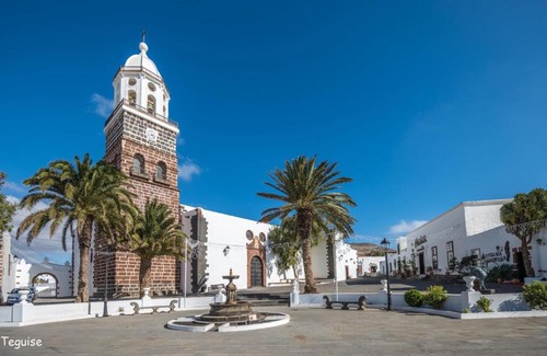 Guatiza Villa | Guatiza Villa Sleeps 4 Pool WiFi