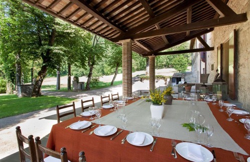 Nerbisci Villa | Gubbio Villa Sleeps 20 Pool Air Con WiFi