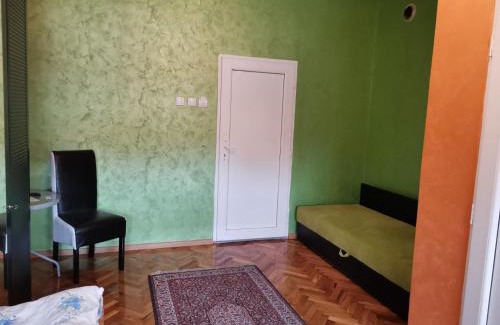 Novi Becej House | Guest Accommodation Azucki