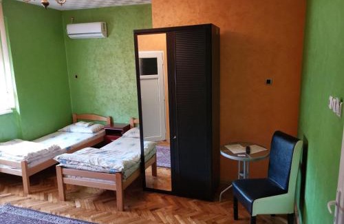 Novi Becej House | Guest Accommodation Azucki