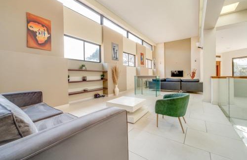 Greater Johannesburg Metropolitan Area House | Guest House by Atholl