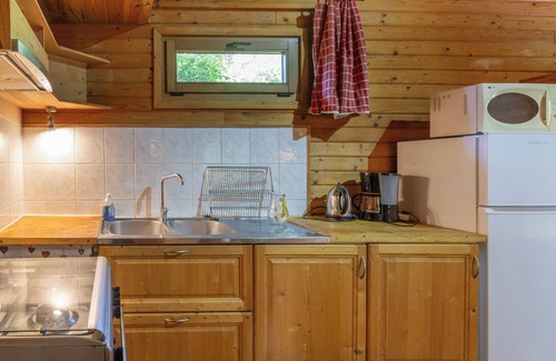 Darbres House | Guest House 'Chalet Orange' with Balcony and Wi-Fi