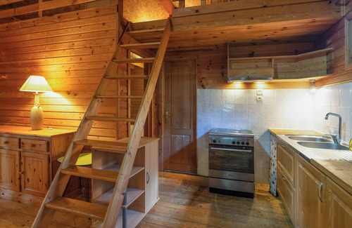 Darbres House | Guest House 'Chalet Orange' with Balcony and Wi-Fi