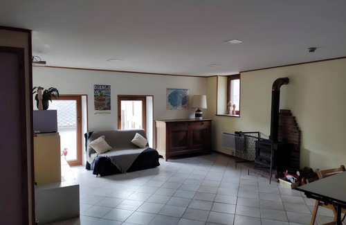 Saint-Jean-de-Vaulx House | Guest House 'Chambre 5' with Shared Terrace, Private Garden and Wi-Fi