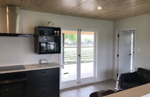 Cambridge House | Guest House in the Lavender Field