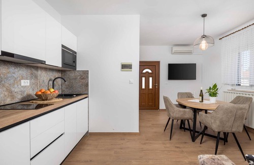 Rovinj Apartment | Guest house Marica/1-bedroom app with terrace A1